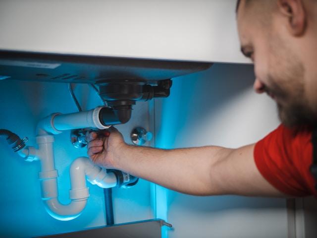 Plomería Profesional y Reparación de Filtraciones | Soluciones Rápidas y Garantizadas 1